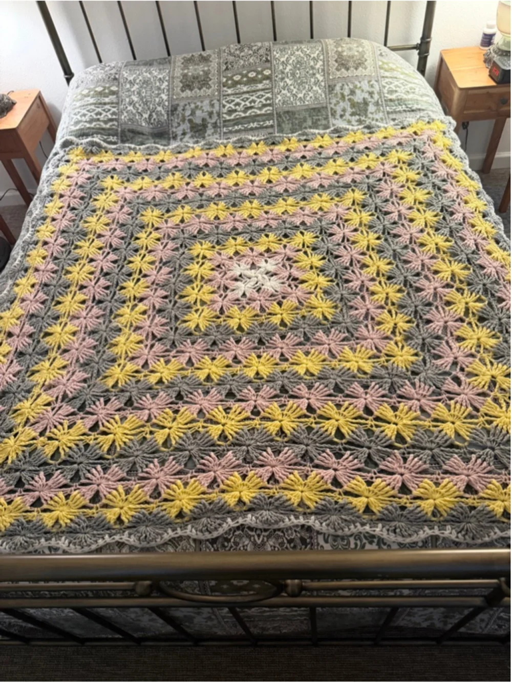 Handmade Crochet Afghan Throw Blanket 62x74 Pastel Floral Starburst Granny Cotta
